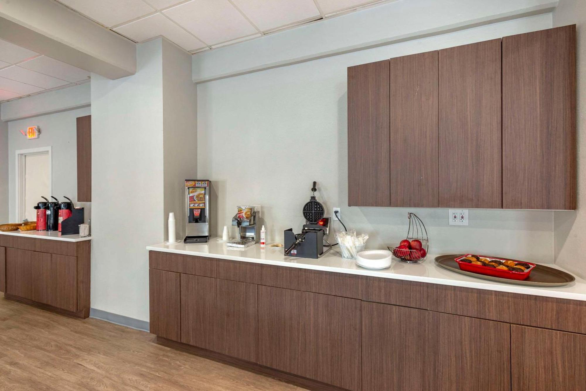 Comfort Inn Philadelphia International Airport West Chester Dış mekan fotoğraf